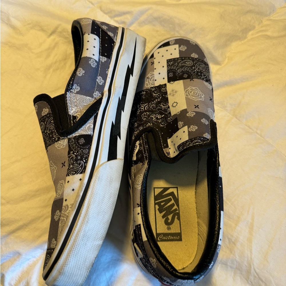 Women’s Sz. 8 Vans Slide On, Custom Design - image 6